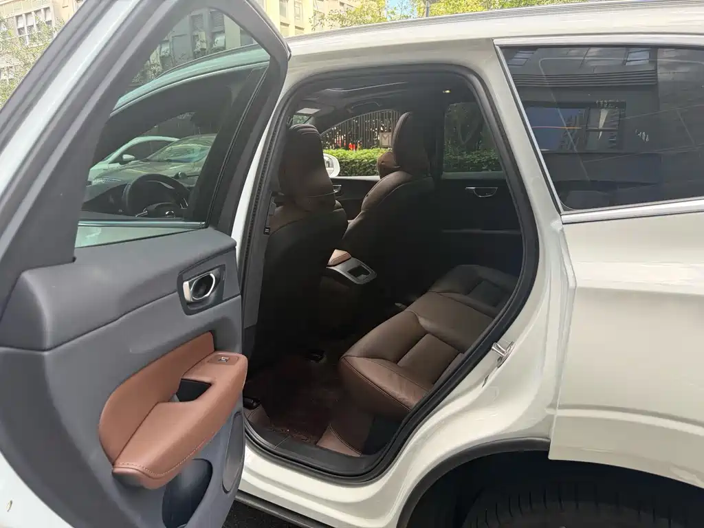 Volvo XC60 — миниатюра 9