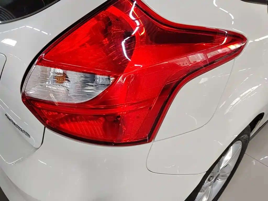 Ford Focus — миниатюра 8