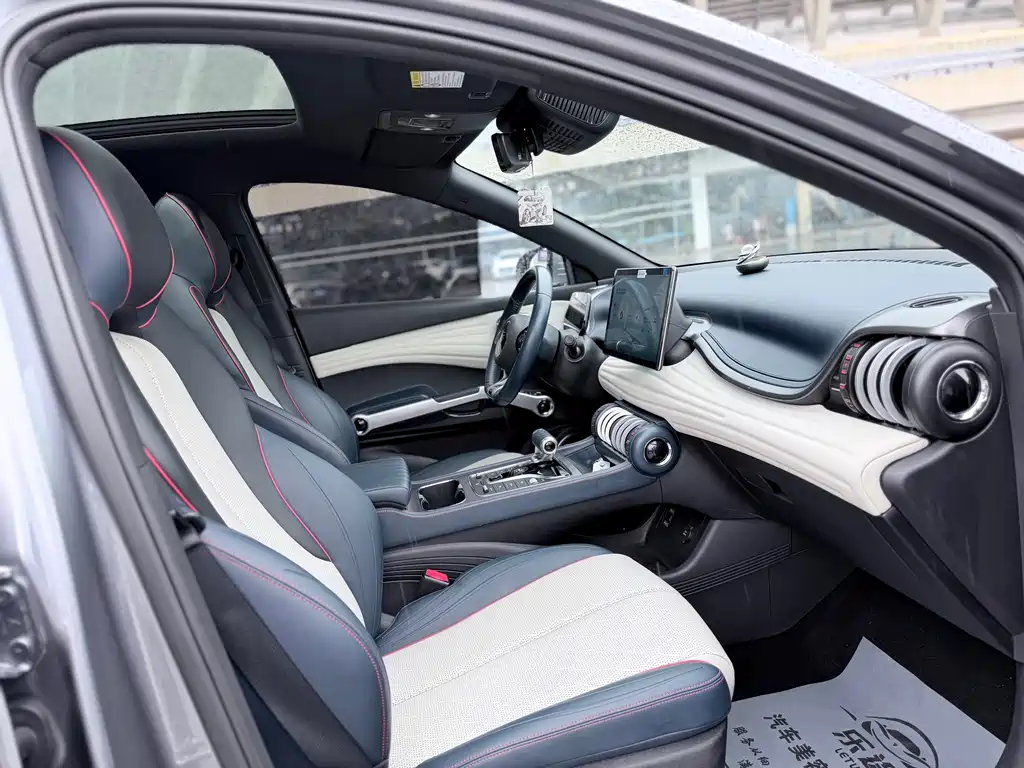 BYD Yuan Plus — миниатюра 12