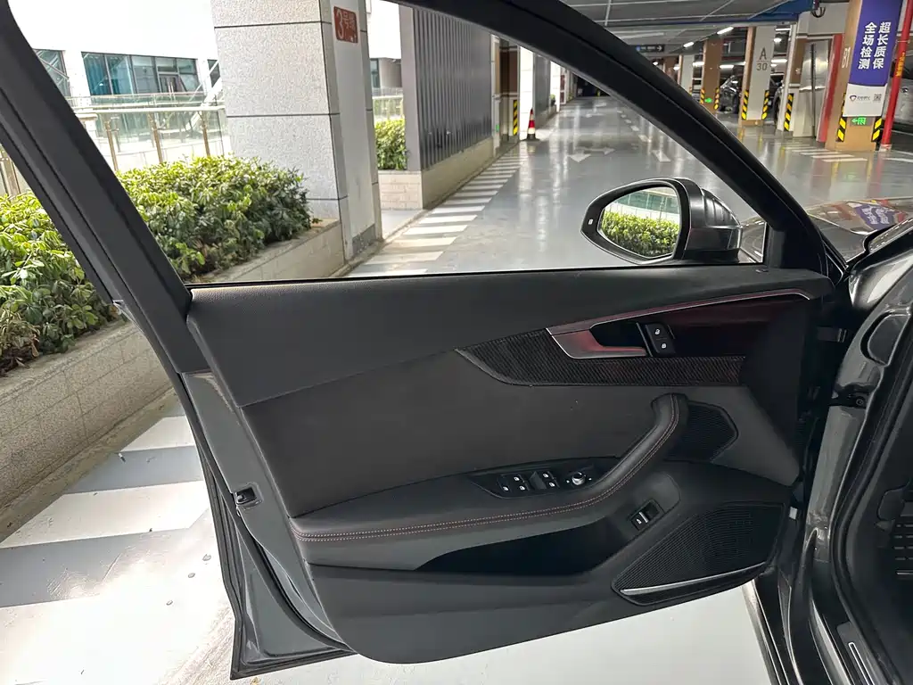 Audi S4 — миниатюра 9