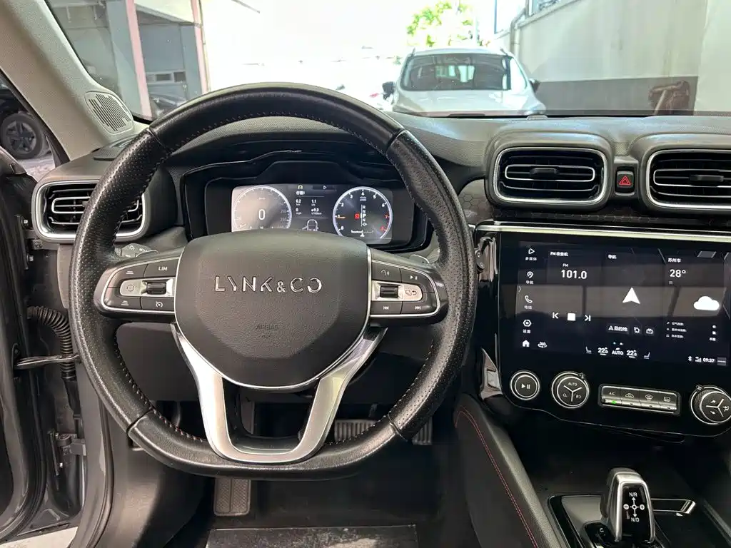 Lynk & Co 02 — миниатюра 13