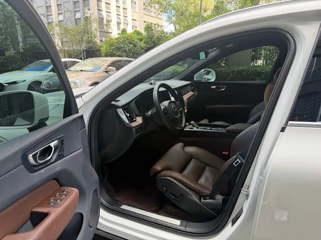 Volvo XC60 — миниатюра 7