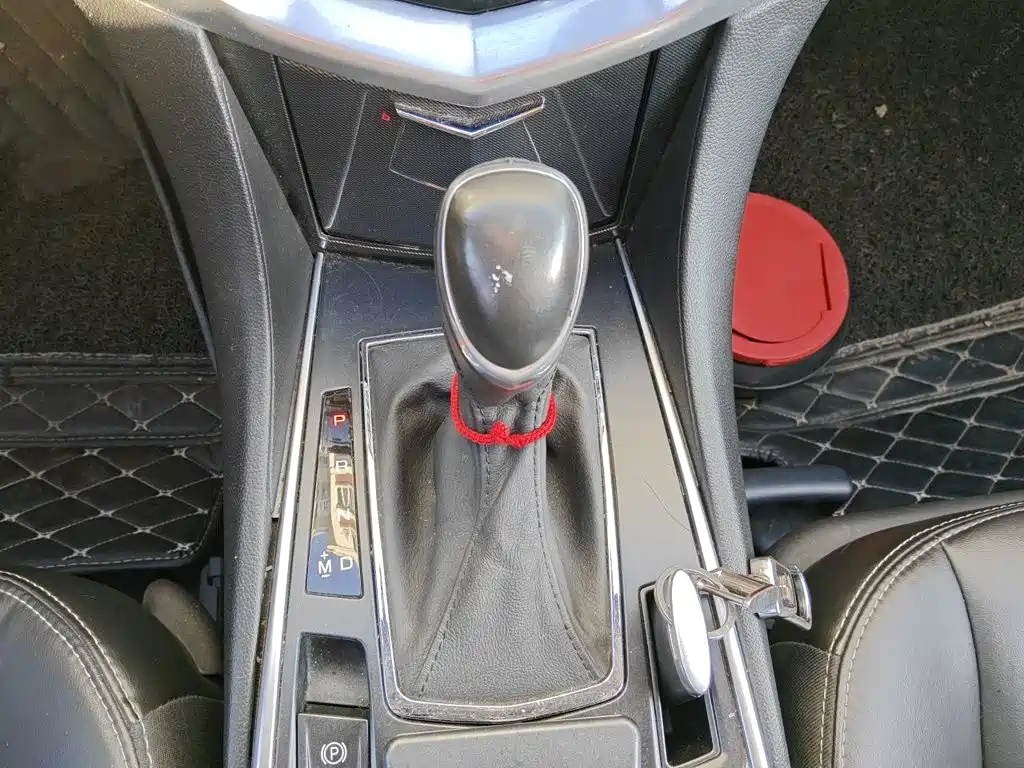 Cadillac SRX — миниатюра 10