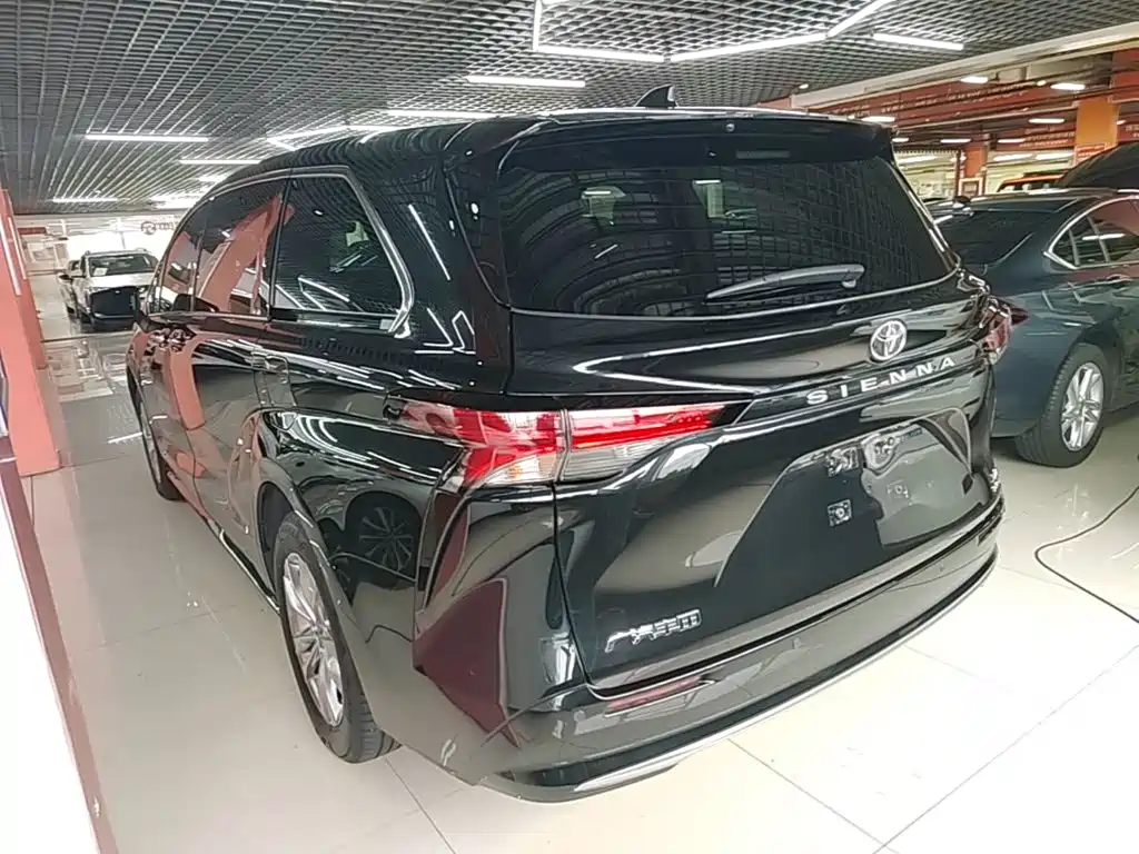 Toyota Sienna — миниатюра 5