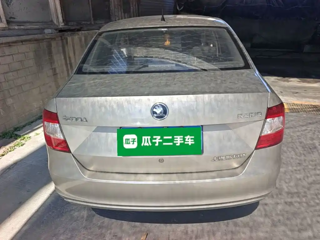Skoda Rapid — миниатюра 6