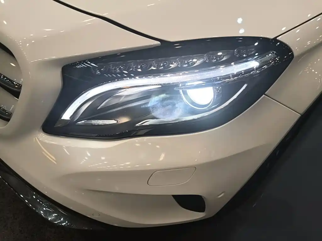 Mercedes-Benz GLA — миниатюра 24