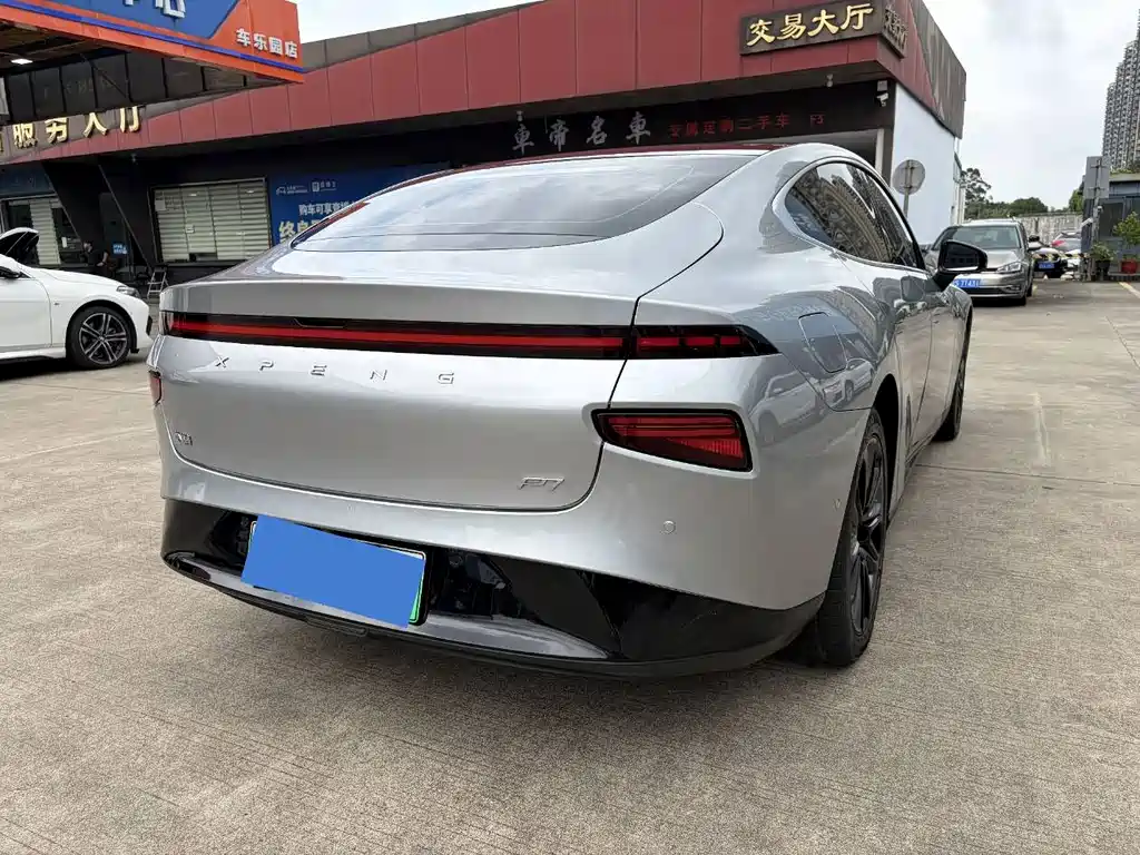XPeng P7 — миниатюра 9