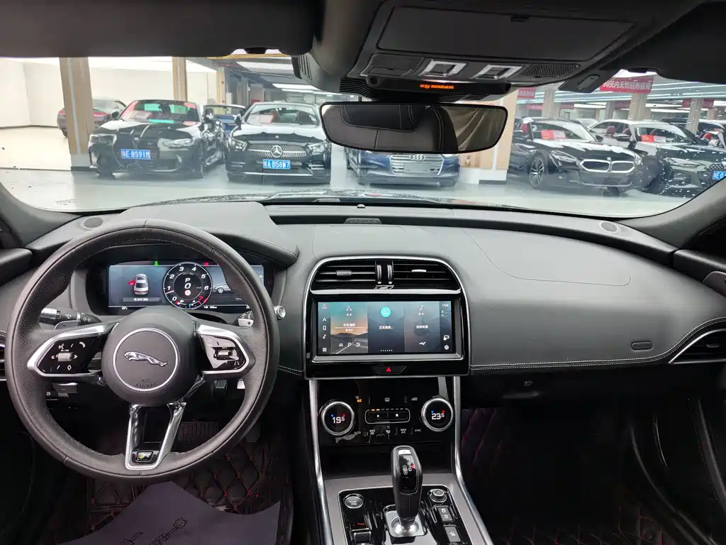 Jaguar XEL — миниатюра 9