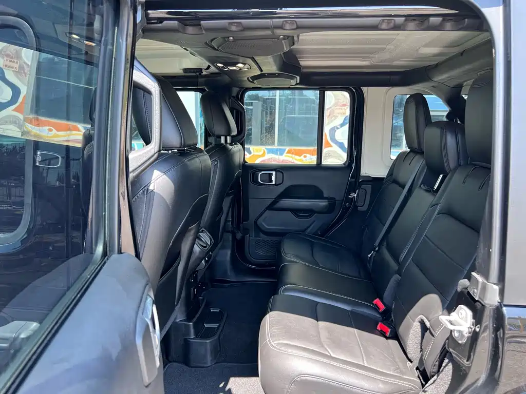 Jeep Wrangler — миниатюра 12
