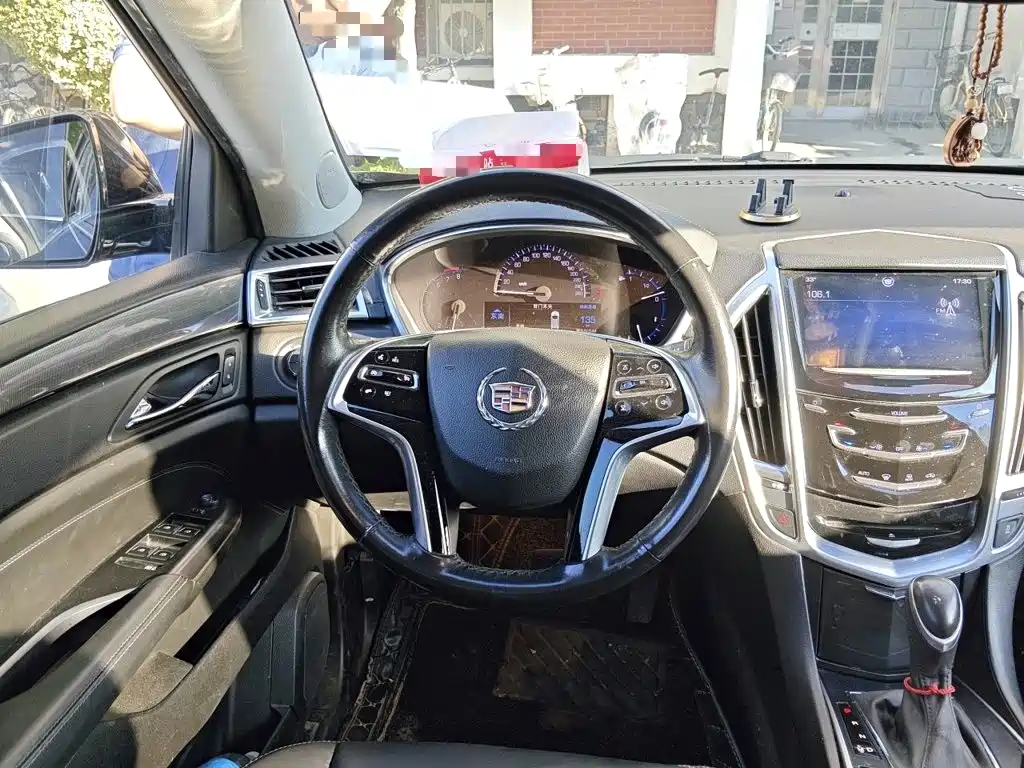 Cadillac SRX — миниатюра 6