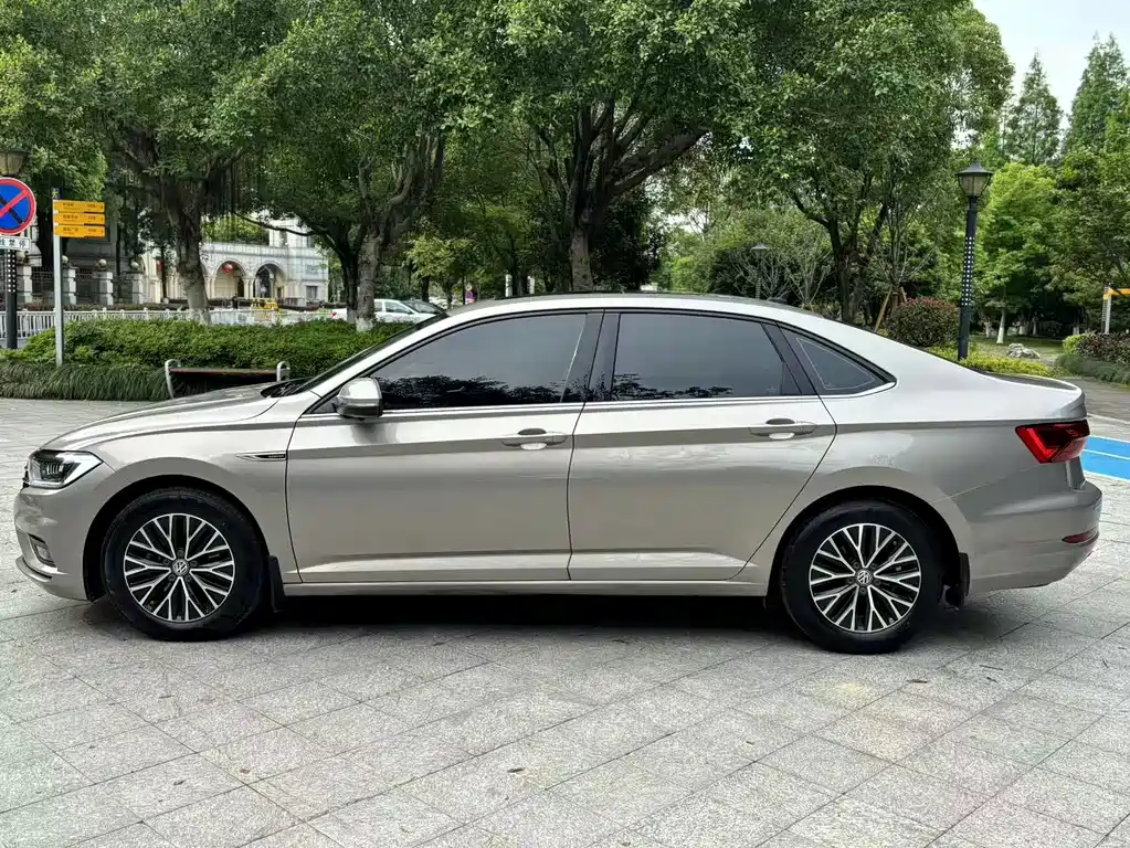 Volkswagen Sagitar — миниатюра 4