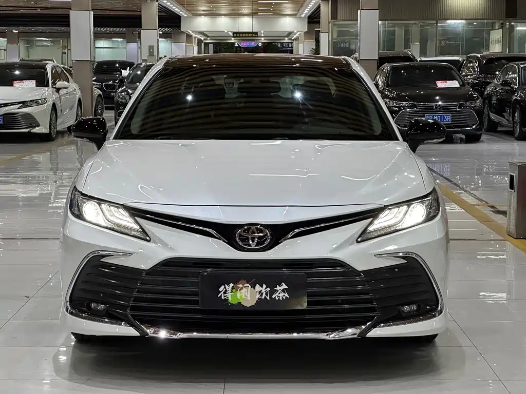 Toyota Camry — миниатюра 2
