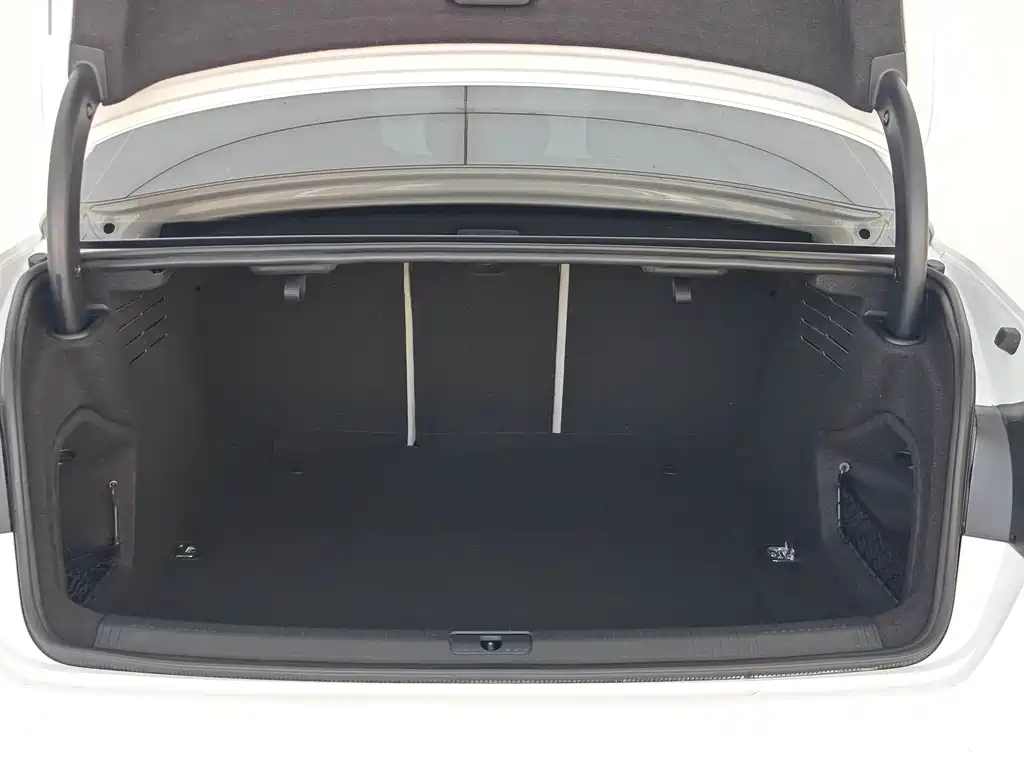 Audi A4L — миниатюра 14