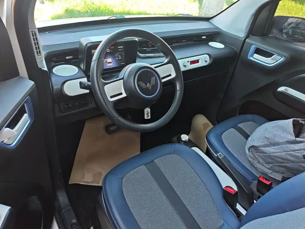 Wuling MINIEV — миниатюра 10