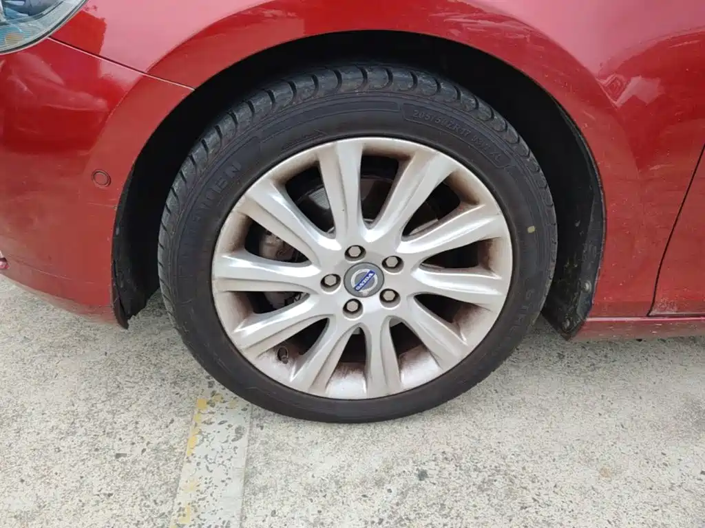 Volvo V40 — миниатюра 23