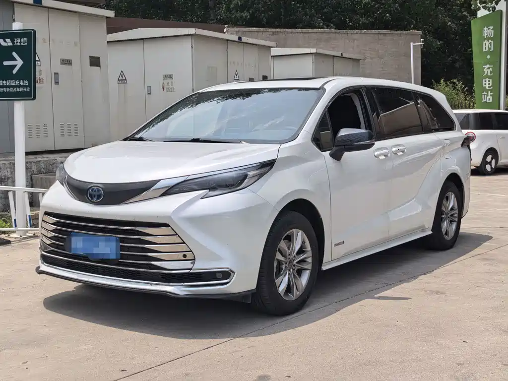 Toyota Sienna 2023