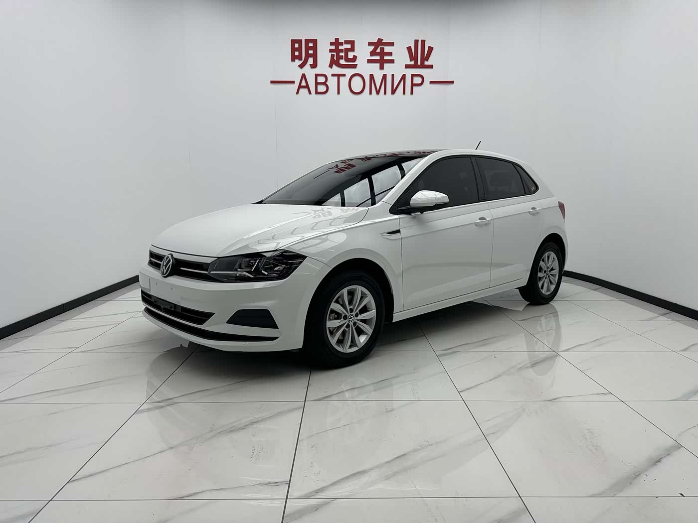 Volkswagen Polo 1.5 л 2023 г. Белый, пробег 34000 км