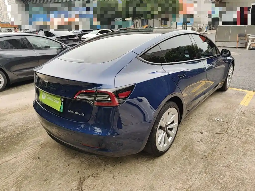 Tesla Model 3 — миниатюра 7