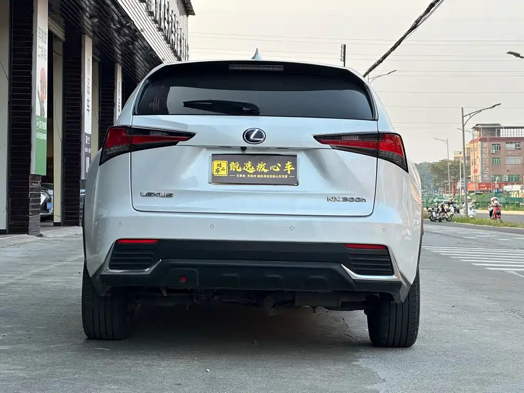 Lexus NX — миниатюра 5