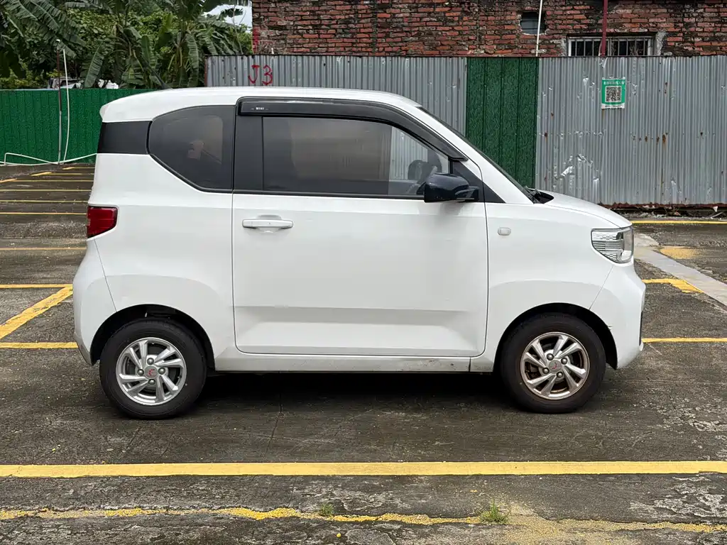 Wuling MINIEV — миниатюра 3