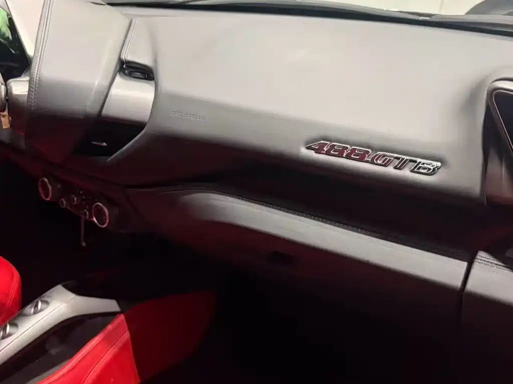 Ferrari 488 — миниатюра 6