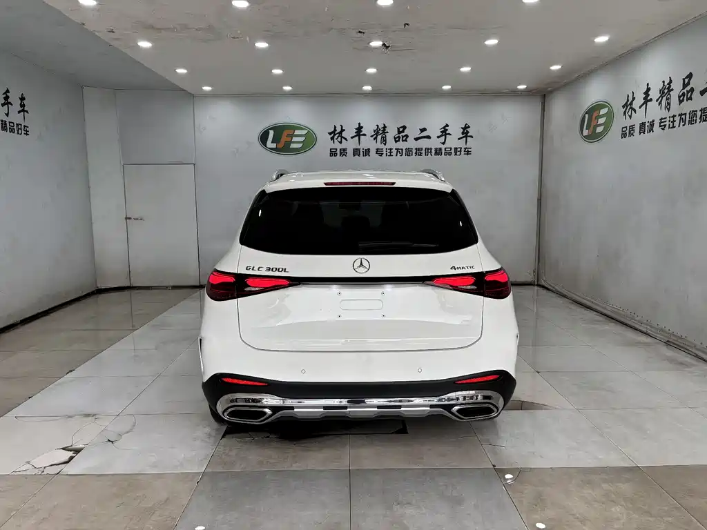 Mercedes-Benz GLC 2023 GLC 300 L 4MATIC 5 мест