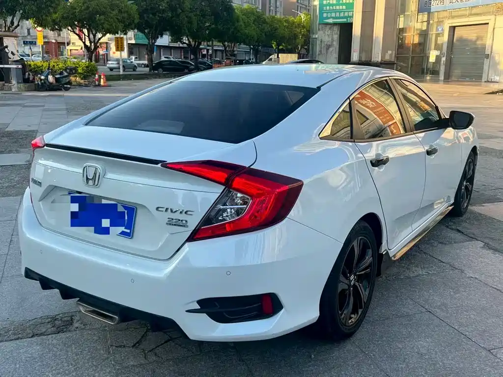 Honda Civic — миниатюра 9