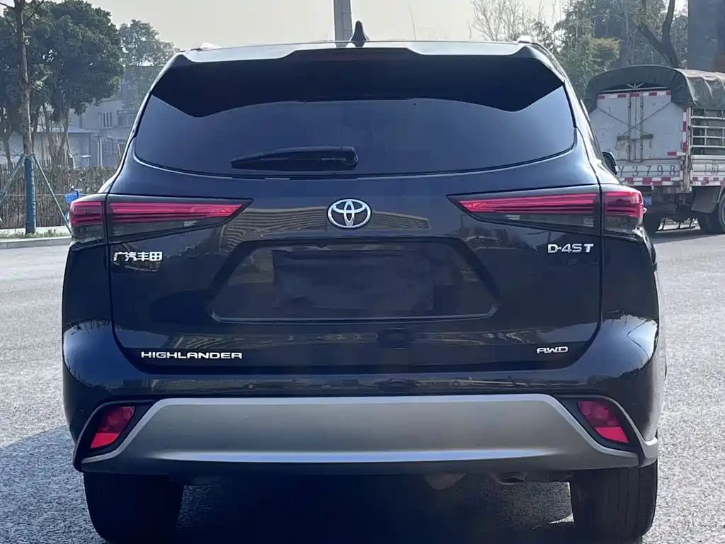 TOYOTA HIGHLANDER
