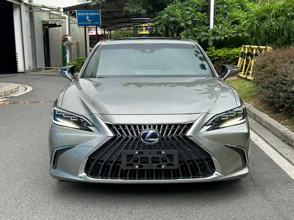Lexus ES 2021 300h Premium