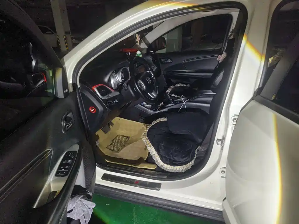 Dodge Journey — миниатюра 12