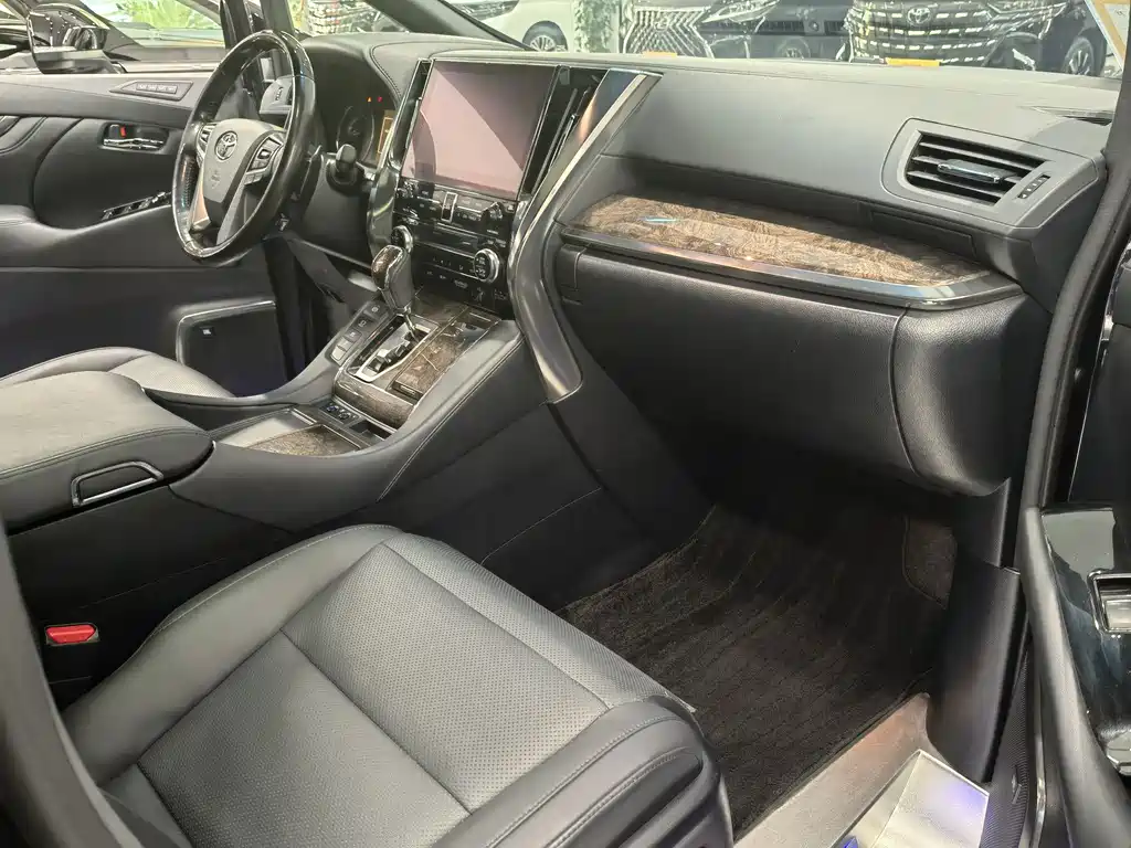 Toyota Vellfire 2021 2.5L HV