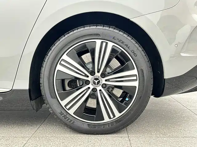 Mercedes-Benz EQE — миниатюра 16