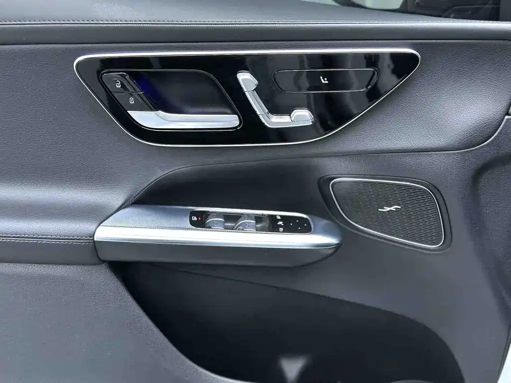 Mercedes-Benz GLC — миниатюра 5