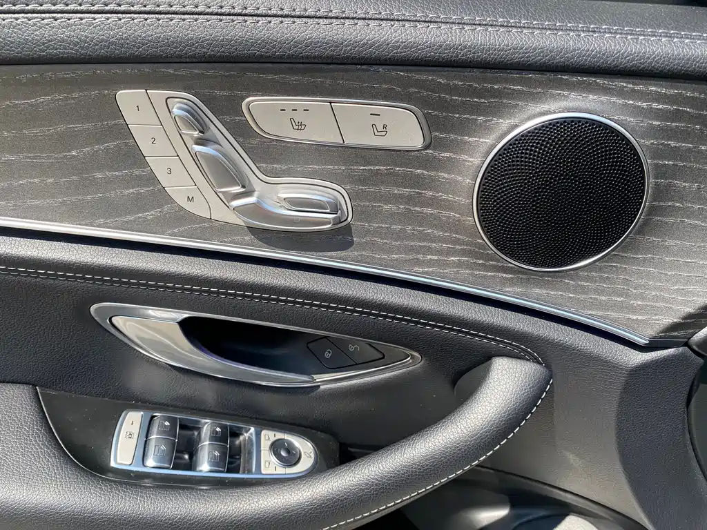Mercedes-Benz E-Class — миниатюра 7