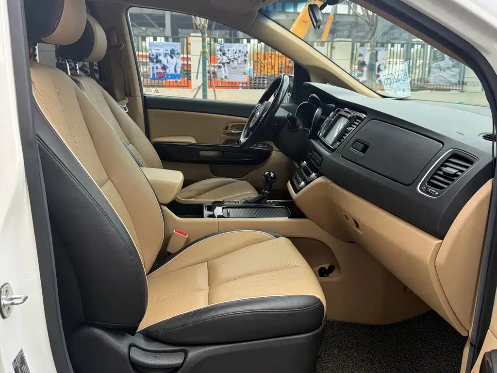 Kia Carnival — миниатюра 10