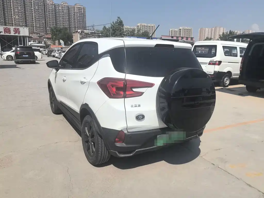 BYD Yuan EV — миниатюра 9