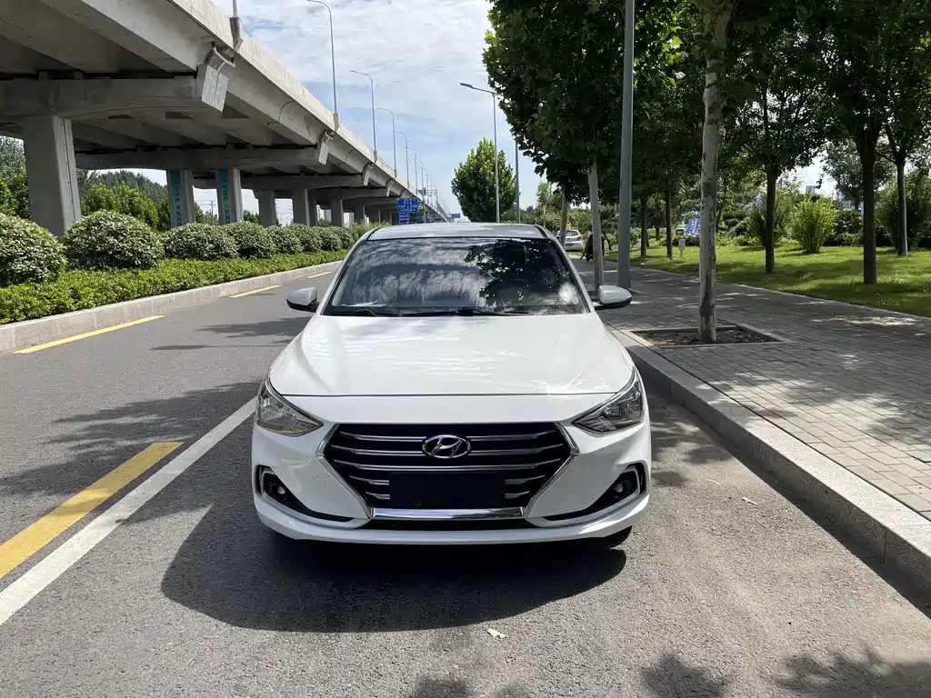 Hyundai Elantra — миниатюра 2