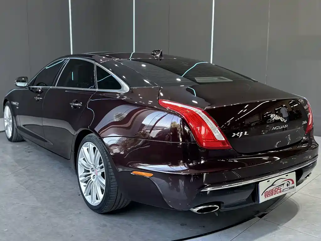 Jaguar XJ — миниатюра 8