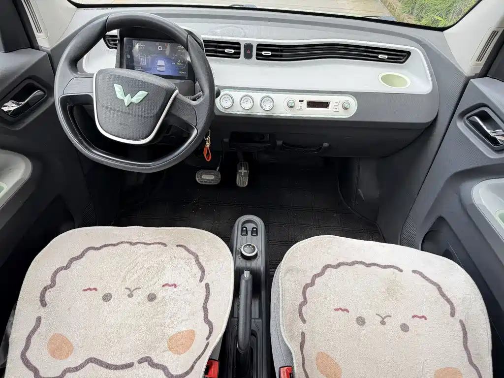 Wuling MINIEV — миниатюра 8