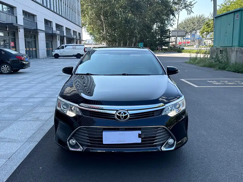 Toyota Camry — миниатюра 2