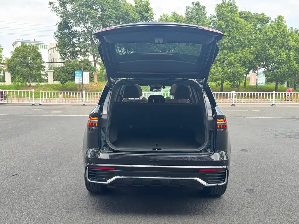 Geely Xingyue L — миниатюра 19