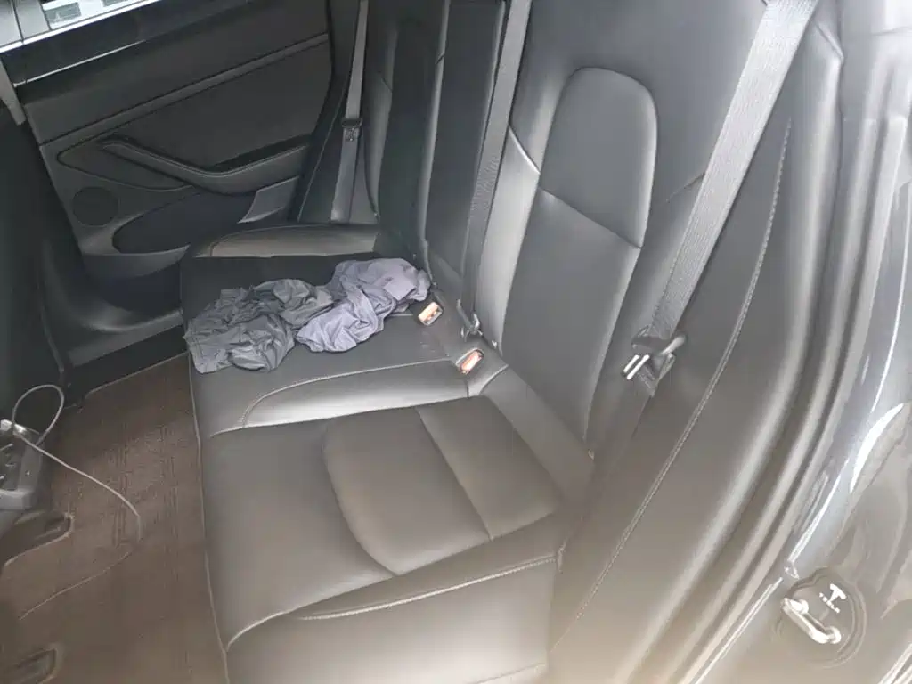 Tesla Model 3 — миниатюра 17