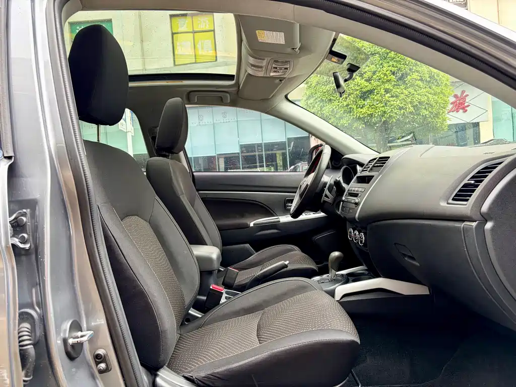 Mitsubishi ASX — миниатюра 13