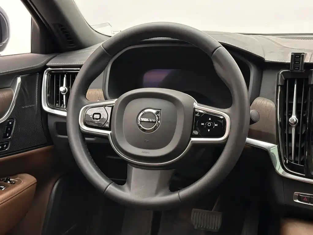 Volvo S90 — миниатюра 12