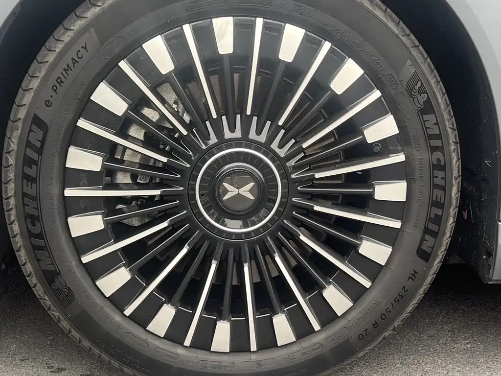 XPeng X9 — миниатюра 6