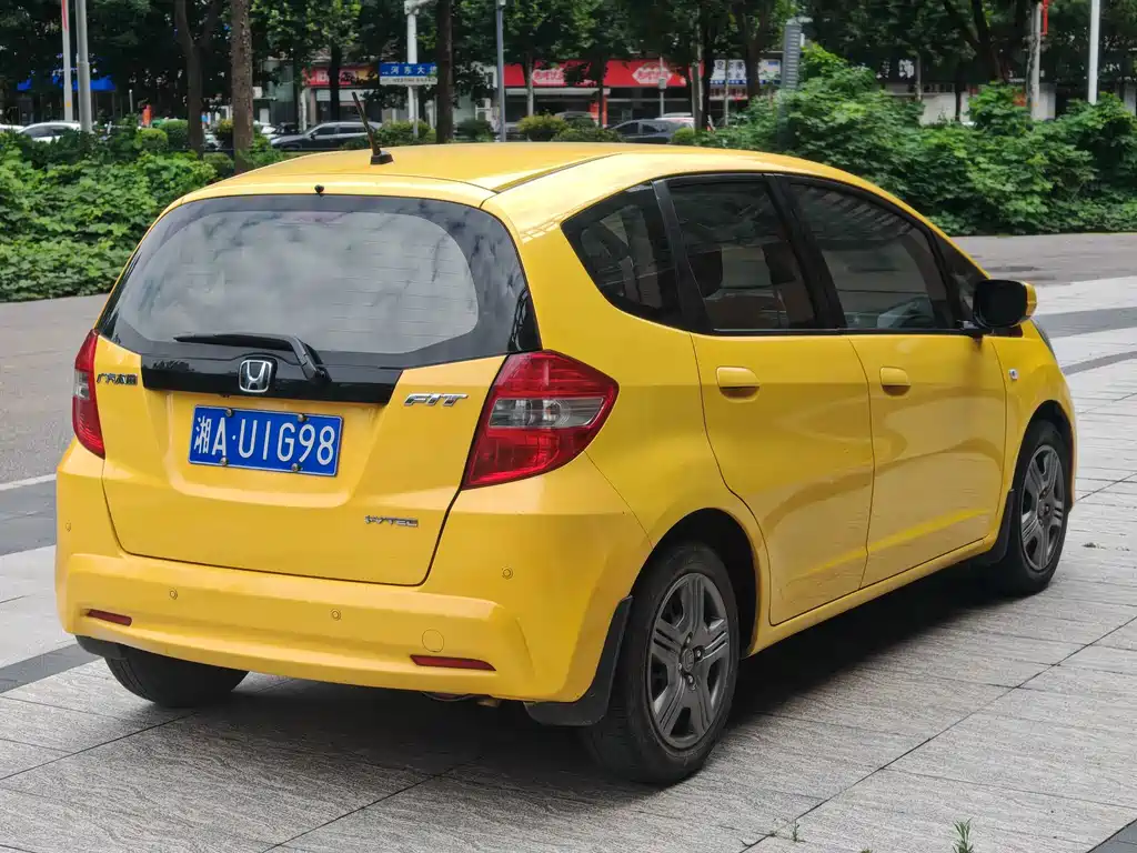 Honda Fit — миниатюра 9