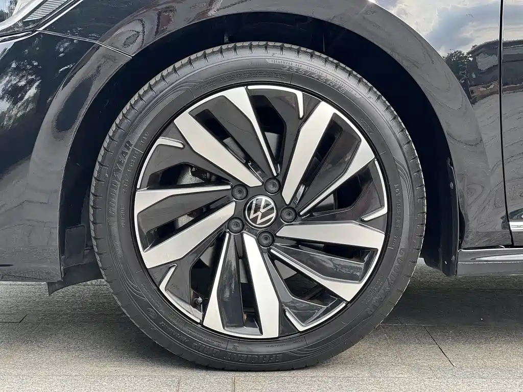 Volkswagen Passat 2022 330TSI Elite
