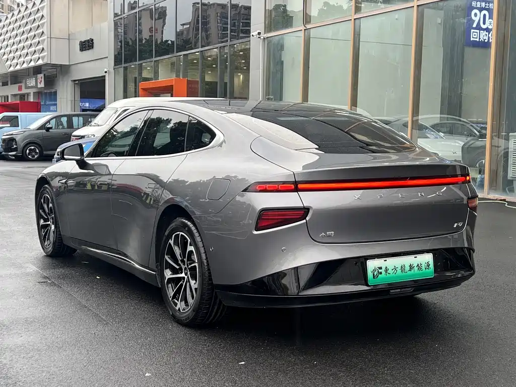 XPeng P7 — миниатюра 12