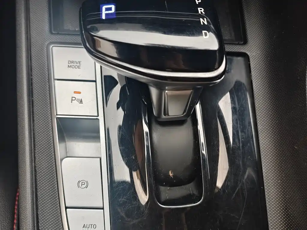 Hyundai Elantra — миниатюра 12