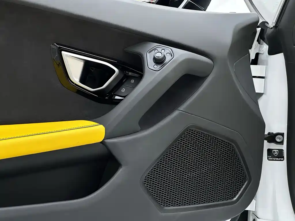 LAMBORGHINI HURACÁN